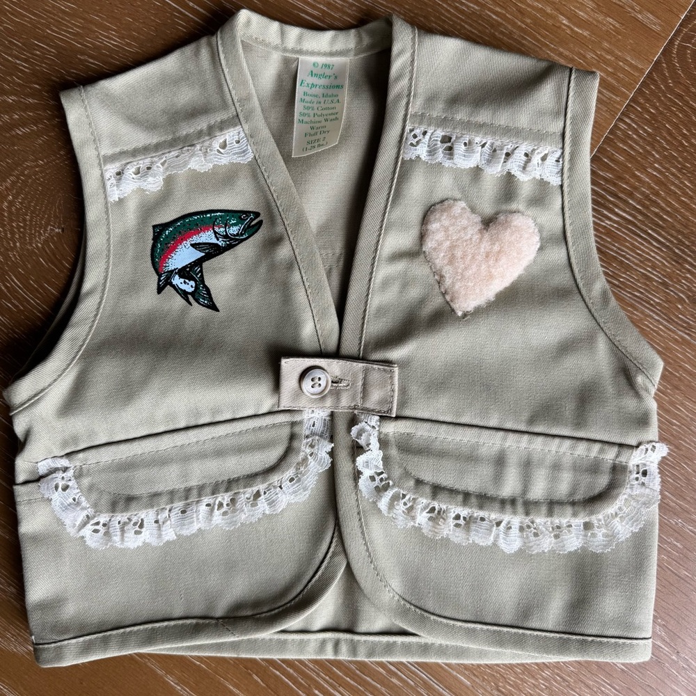 NWOT Girl’s Fishing Vest (Size 2)